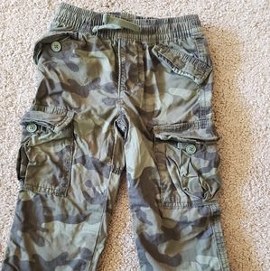 Gap camouflage cargo pants
